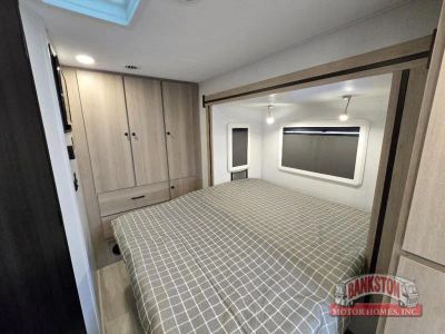 2025 Sunseeker MBS 2400 — photo 31 view
