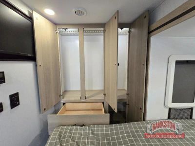 2025 Sunseeker MBS 2400 — photo 33 view