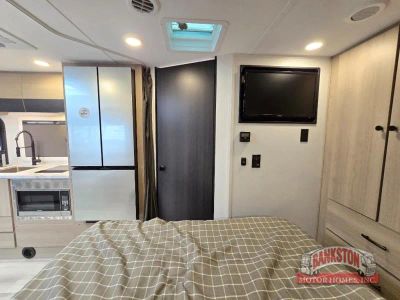 2025 Sunseeker MBS 2400 — photo 32 view