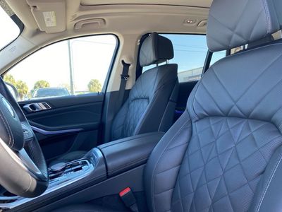2024 BMW X7 — photo 9 view