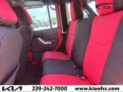 2016 Jeep Wrangler Unlimited — photo 14 view