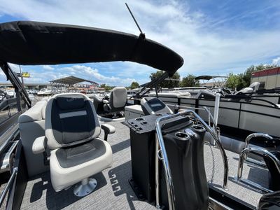 2025 Barletta Cabrio C22CC - Photo 17