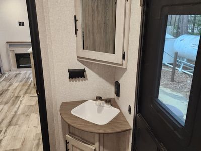 2025 Keystone Zinger 270BH - Photo 16