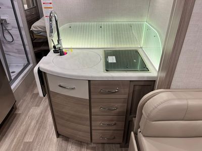 2025 Thor Motor Coach DELANO - Photo 10