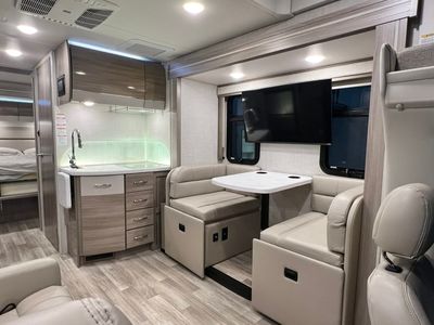 2025 Thor Motor Coach DELANO - Photo 6