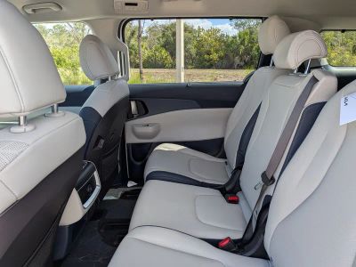 2026 Kia Carnival — photo 16 view