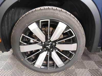 2025 Mitsubishi Outlander - Photo 10