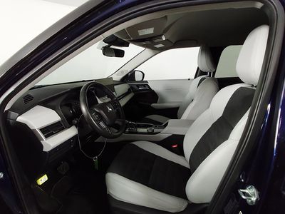 2025 Mitsubishi Outlander - Photo 21