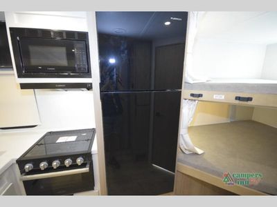 2026 Winnebago Thrive - Photo 19