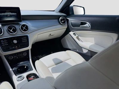 2017 Mercedes-Benz GLA — photo 18 view