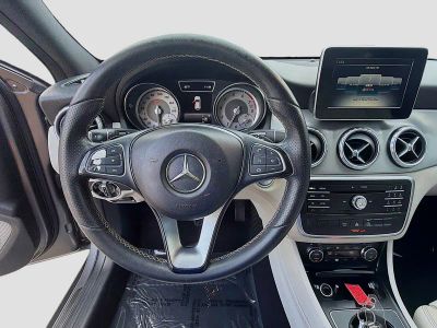 2017 Mercedes-Benz GLA — photo 8 view