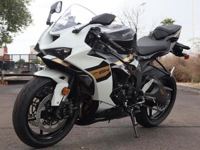 2026 Kawasaki Ninja ZX-6R - Photo 1