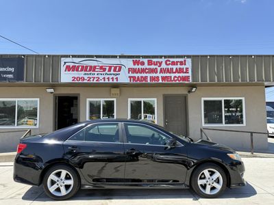 2012 Toyota Camry - Photo 2
