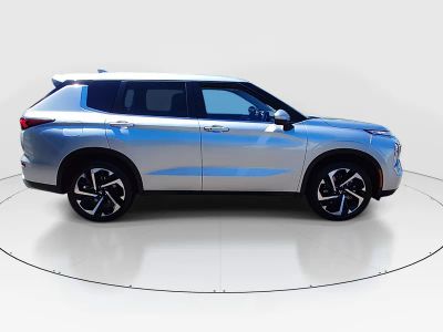 2024 Mitsubishi Outlander - Photo 8
