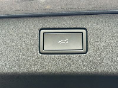 2026 Volkswagen Tiguan — photo 12 view