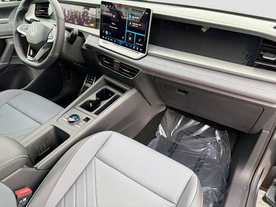 2026 Volkswagen Tiguan — photo 13 view