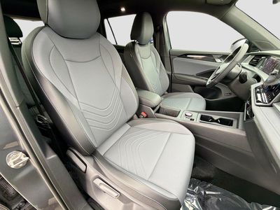 2026 Volkswagen Tiguan — photo 14 view
