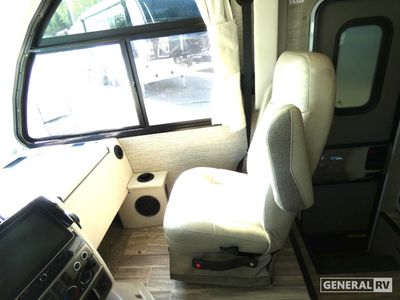 2023 Thor Motor Coach Axis - Photo 12