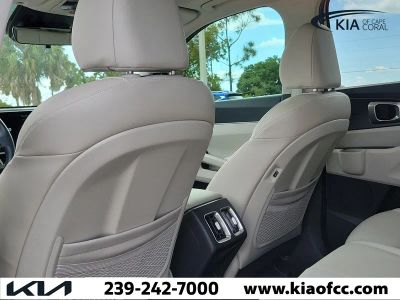 2025 Kia Sorento — photo 13 view