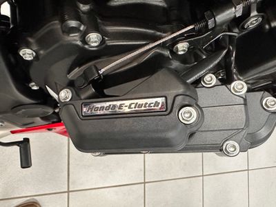 2026 Honda CBR650R E-Clutch - Photo 9
