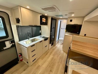 2026 Winnebago Micro Minnie - Photo 3