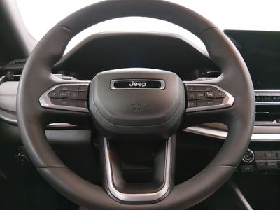 2025 Jeep Compass — photo 12 view
