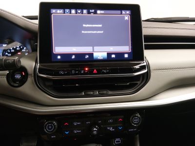 2025 Jeep Compass — photo 13 view