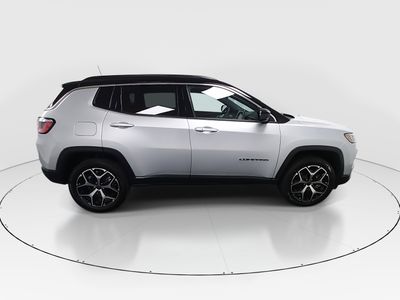 2025 Jeep Compass — photo 8 view