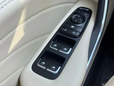 2023 Kia Stinger - Photo 28