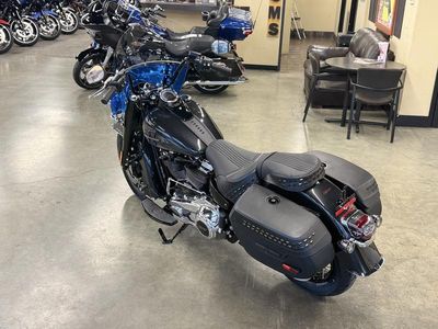 2026 Harley-Davidson FLHC - Heritage Classic - Photo 4