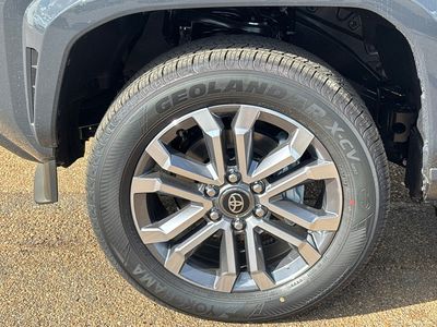 2026 Toyota 4Runner i-FORCE MAX - Photo 25