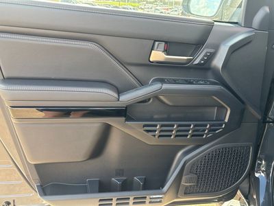 2026 Toyota 4Runner i-FORCE MAX - Photo 5