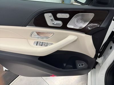 2026 Mercedes-Benz GLE — photo 17 view