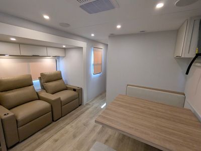 2026 Winnebago Thrive — photo 18 view