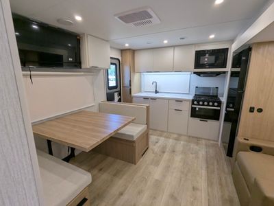 2026 Winnebago Thrive — photo 23 view