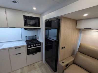 2026 Winnebago Thrive — photo 11 view