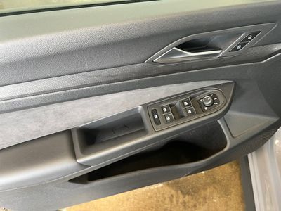 2024 Volkswagen Golf GTI — photo 15 view