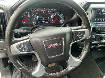 2017 GMC Sierra 2500HD — photo 13 view
