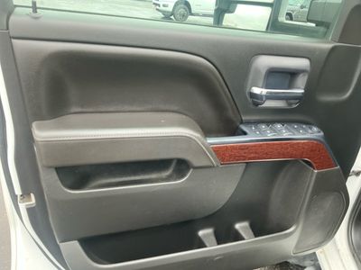 2017 GMC Sierra 2500HD — photo 15 view