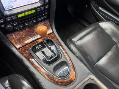 2005 Jaguar XJ-Series - Photo 12