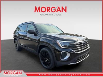 2026 Volkswagen Atlas 2.0T SE w/Technology in Black — front three-quarter view