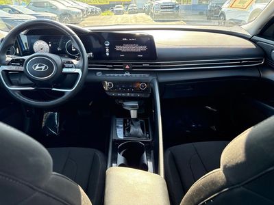 2025 Hyundai Elantra - Photo 23