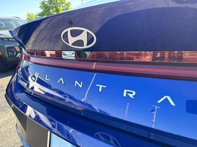 2025 Hyundai Elantra - Photo 10