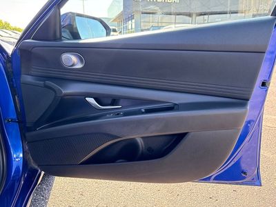2025 Hyundai Elantra - Photo 28