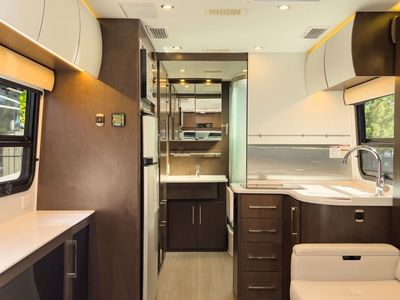 2019 Leisure Travel Vans UNITY - Photo 5