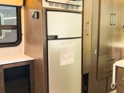 2019 Leisure Travel Vans UNITY - Photo 8