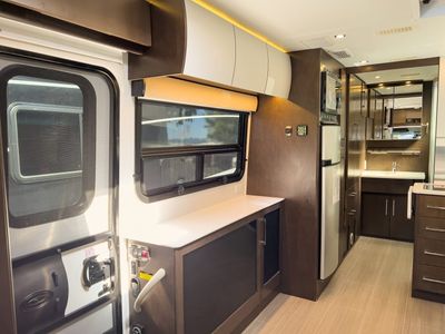2019 Leisure Travel Vans UNITY - Photo 21