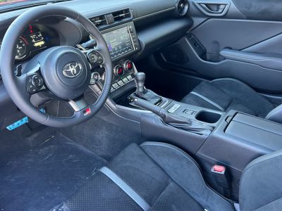 2026 Toyota GR86 - Photo 11