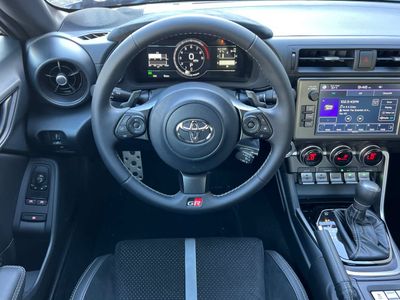 2026 Toyota GR86 - Photo 14