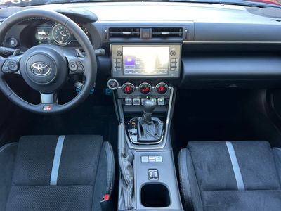 2026 Toyota GR86 - Photo 3